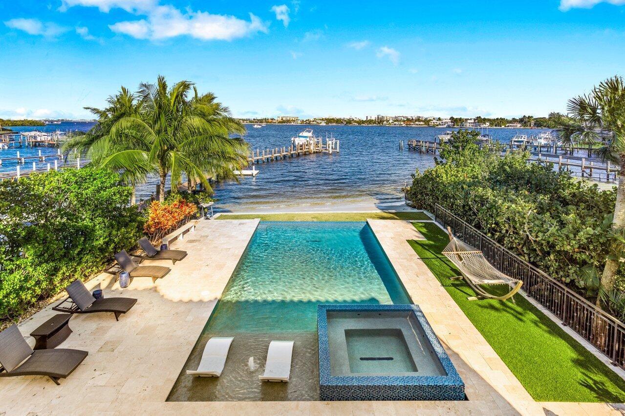 200 N Lake Drive, Lantana FL 33462 photo 2