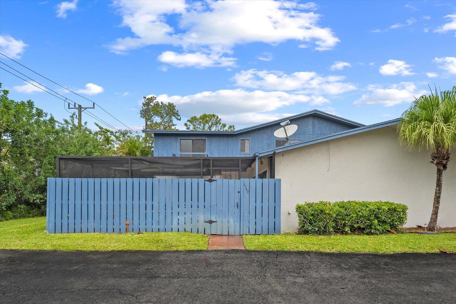 4749 Holly Lake Drive, Lake Worth FL 33463