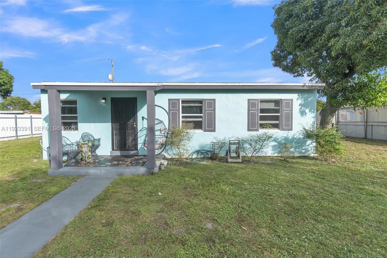 15851 NW 18th Ave, Miami Gardens FL 33054 photo 2