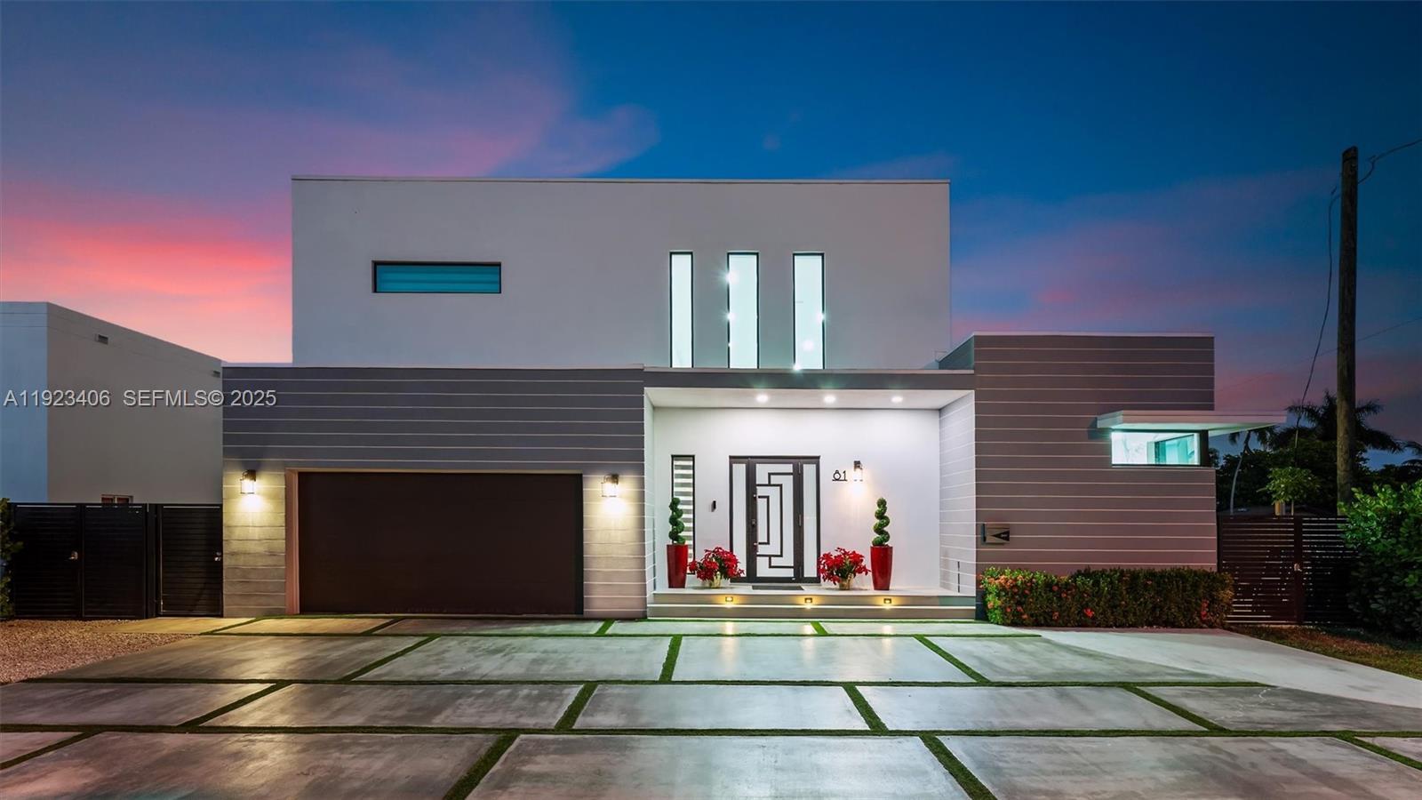 81 S Royal Poinciana Blvd, Miami Springs FL 33166