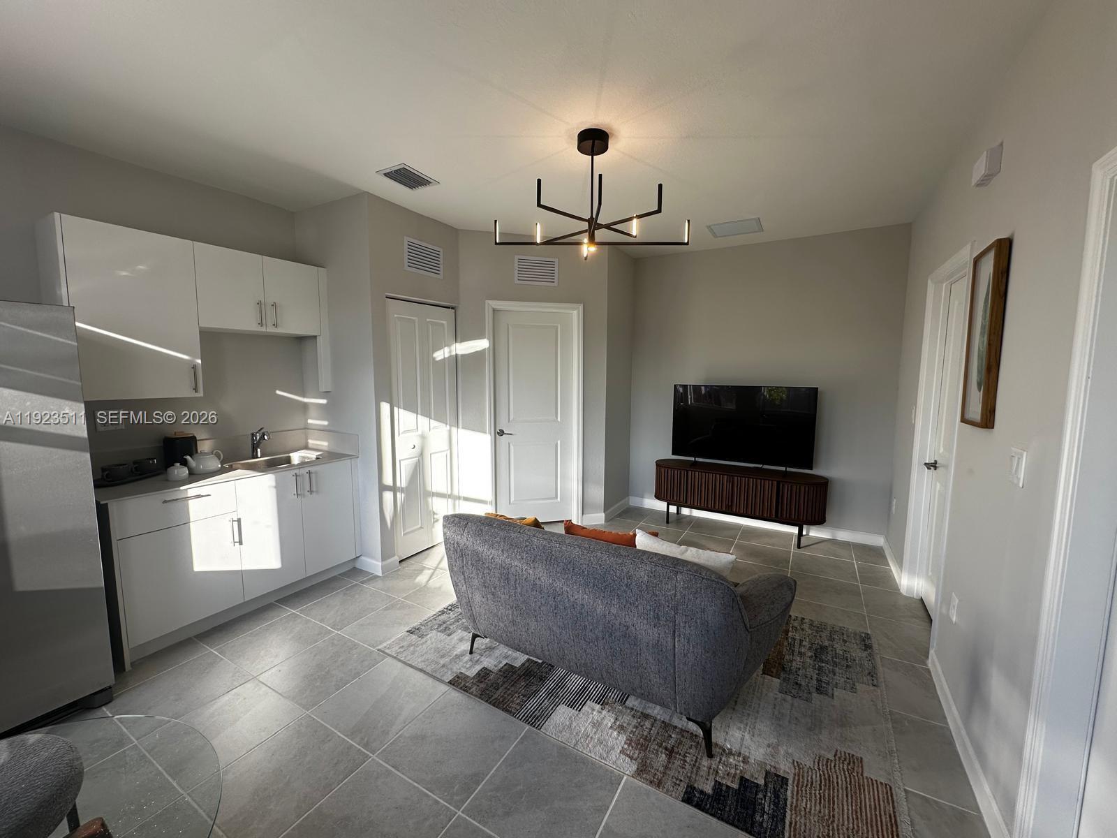 2288 SE 30th St # 1, Homestead FL 33035