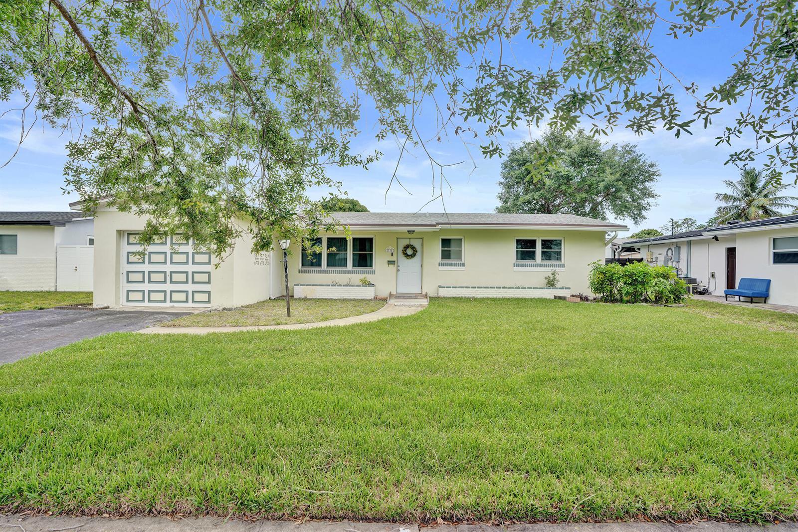 731 SW 71st Terrace, Pembroke Pines FL 33023