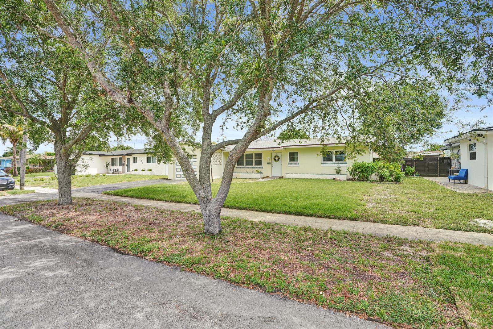 731 SW 71st Terrace, Pembroke Pines FL 33023 photo 5