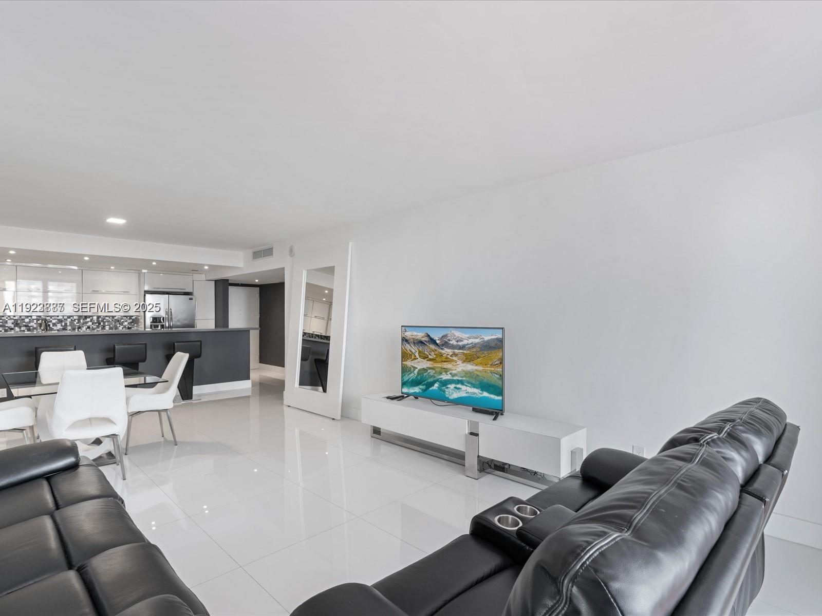 19370 E Collins Ave # 627, Sunny Isles Beach FL 33160 photo 3
