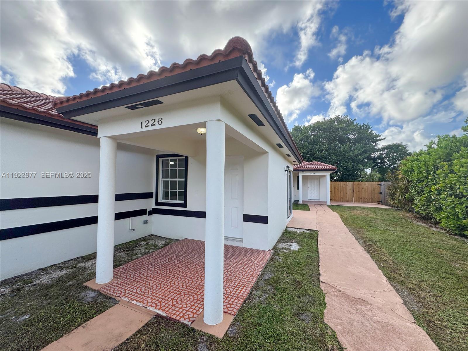 1224 SW 76th Ct, Miami FL 33144 photo 3