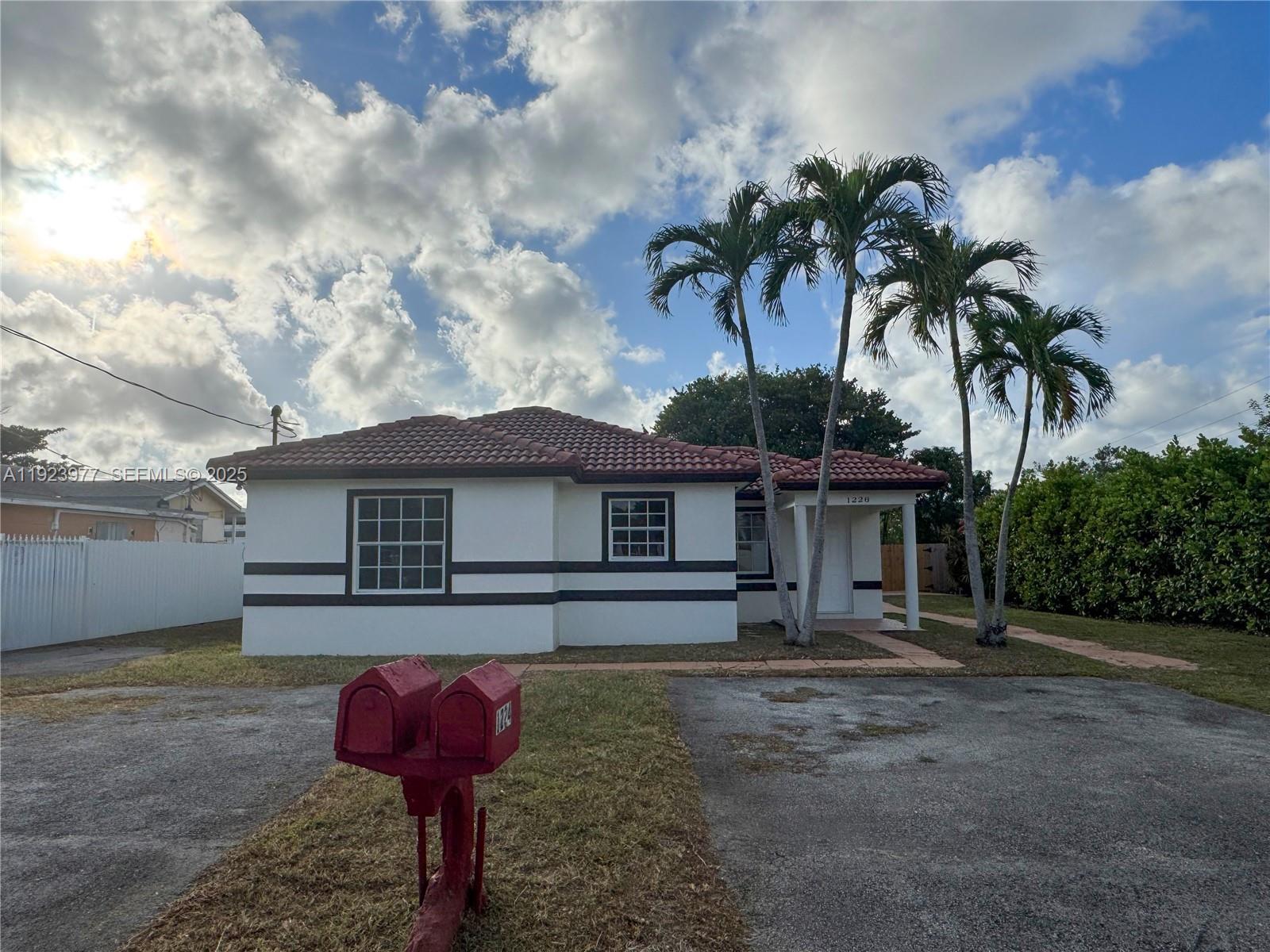 1224 SW 76th Ct, Miami FL 33144 photo 4