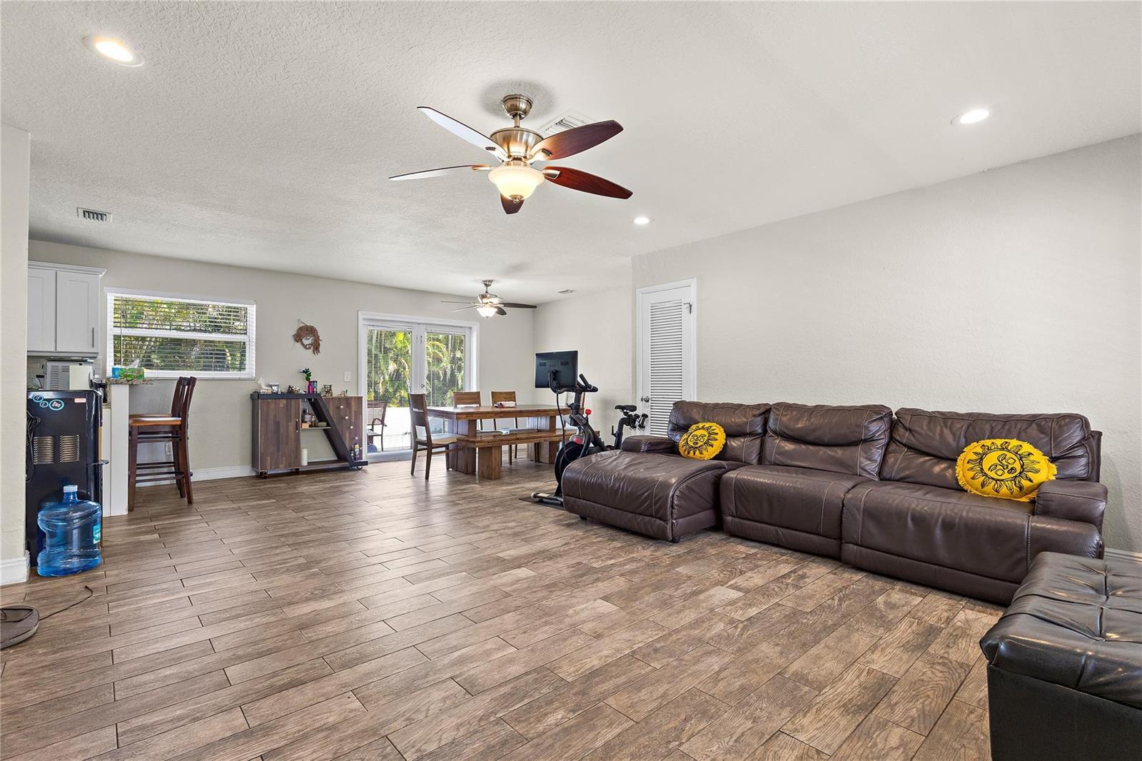 5160 NE 18th Terrace, Fort Lauderdale FL 33308 photo 2