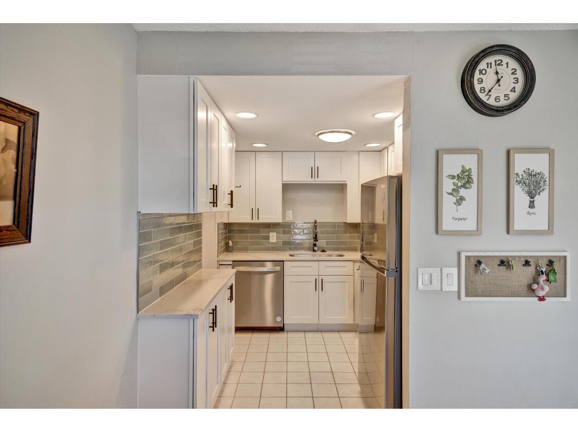 209 Northampton K, West Palm Beach FL 33417 photo 3