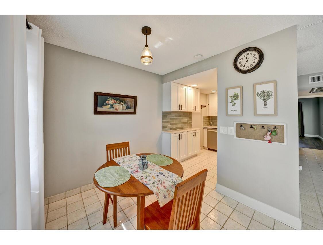 209 Northampton K, West Palm Beach FL 33417 photo 4