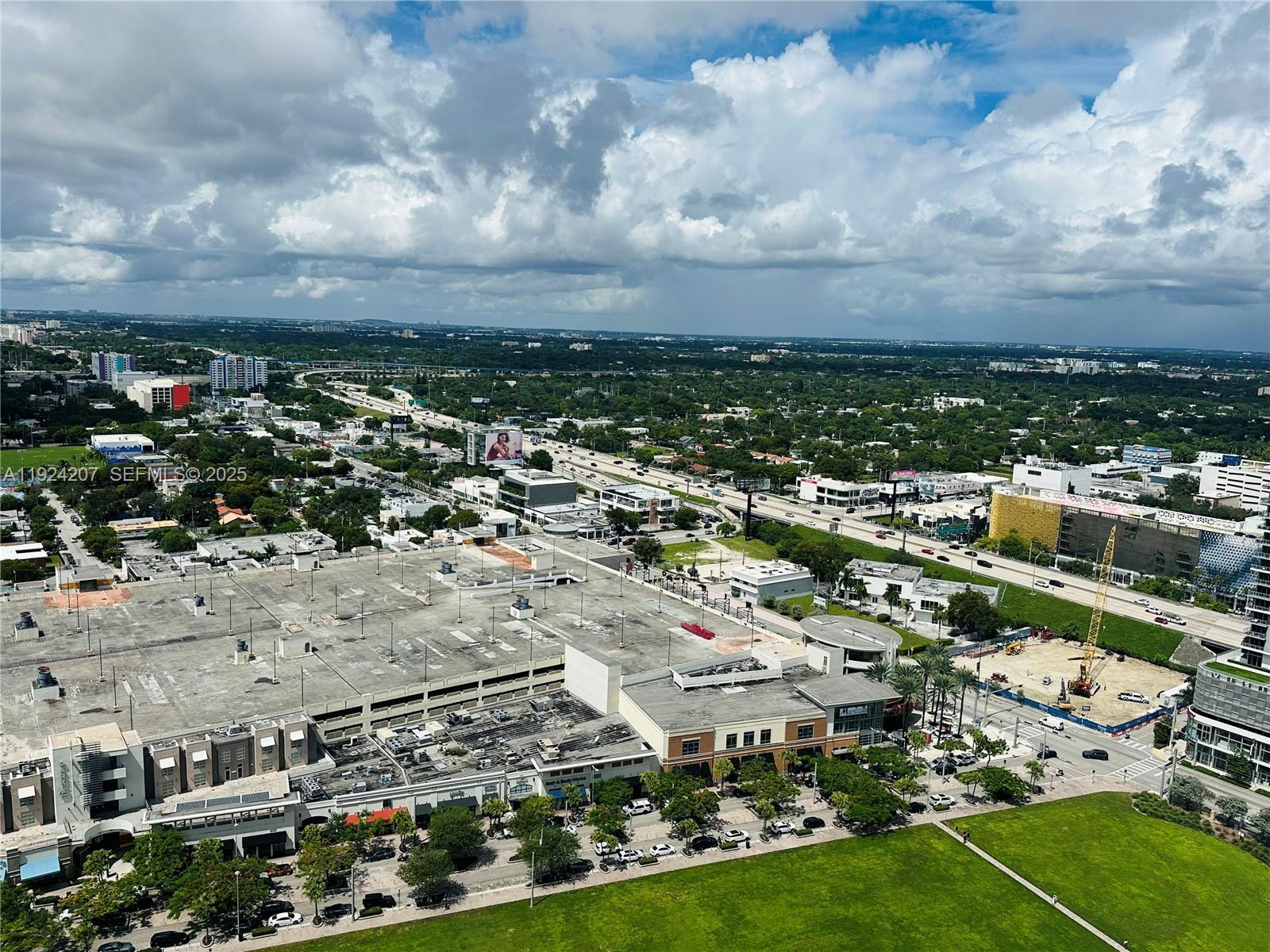 121 NE 34th St # 3014, Miami FL 33137 photo 2