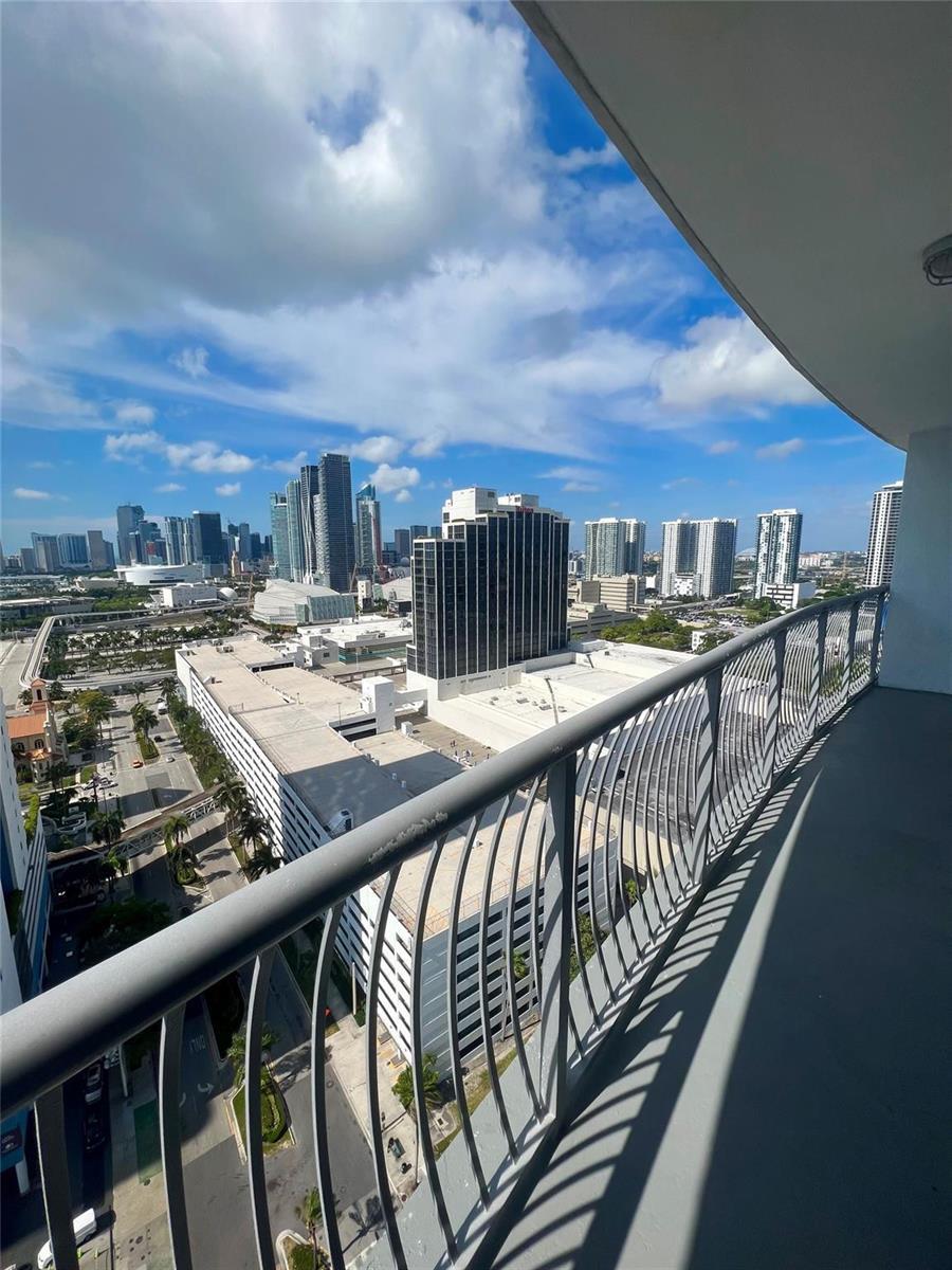 1750 N Bayshore Drive # 2606, Miami FL 33132 photo 3