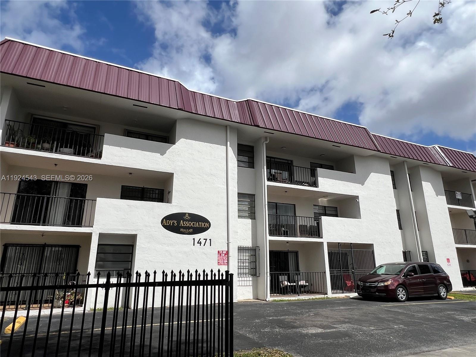 1471 W 43rd Pl # 302, Hialeah FL 33012 photo 2