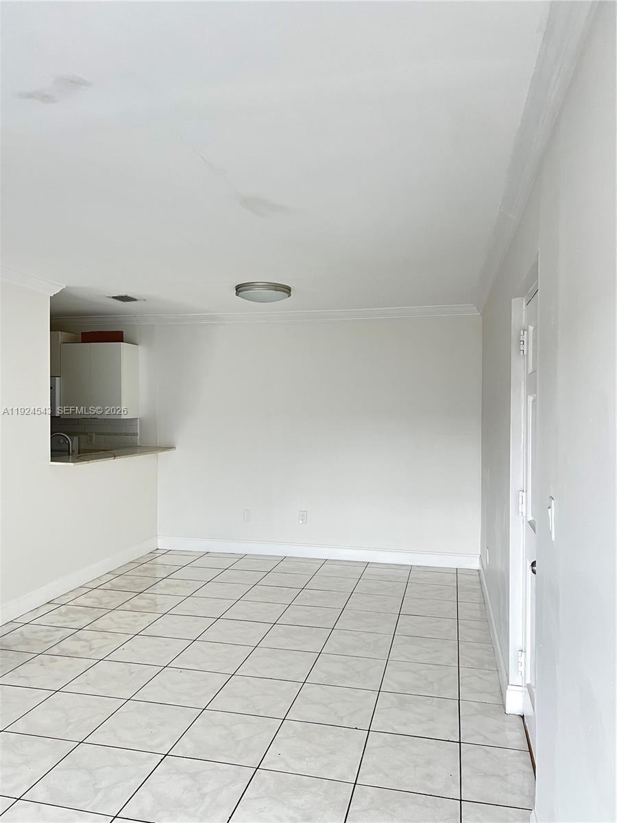 1471 W 43rd Pl # 302, Hialeah FL 33012 photo 3