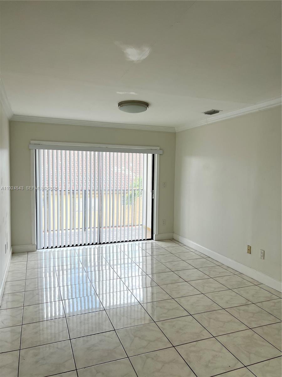 1471 W 43rd Pl # 302, Hialeah FL 33012 photo 5