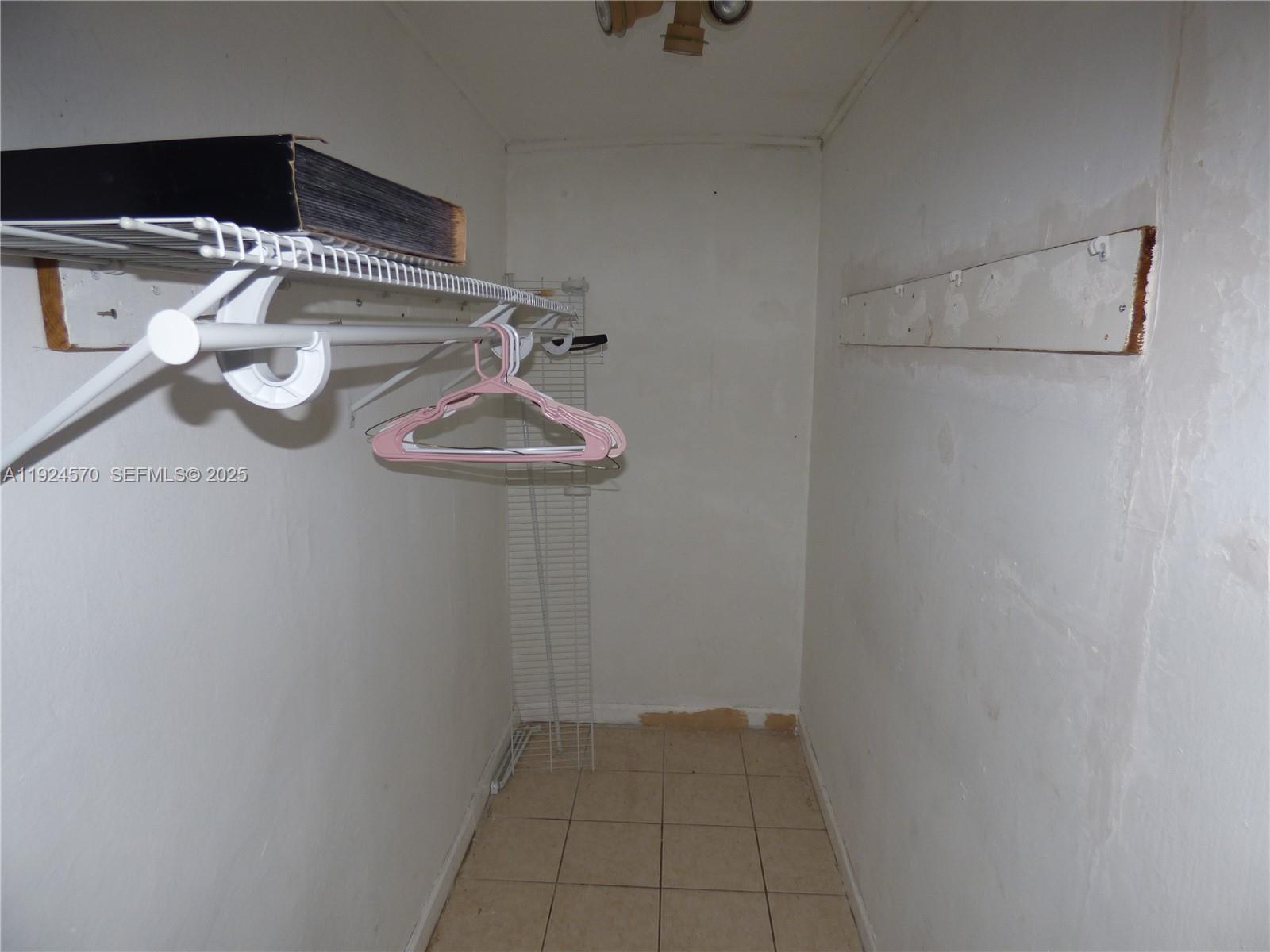 408 NW 97th St, Miami FL 33150 photo 4