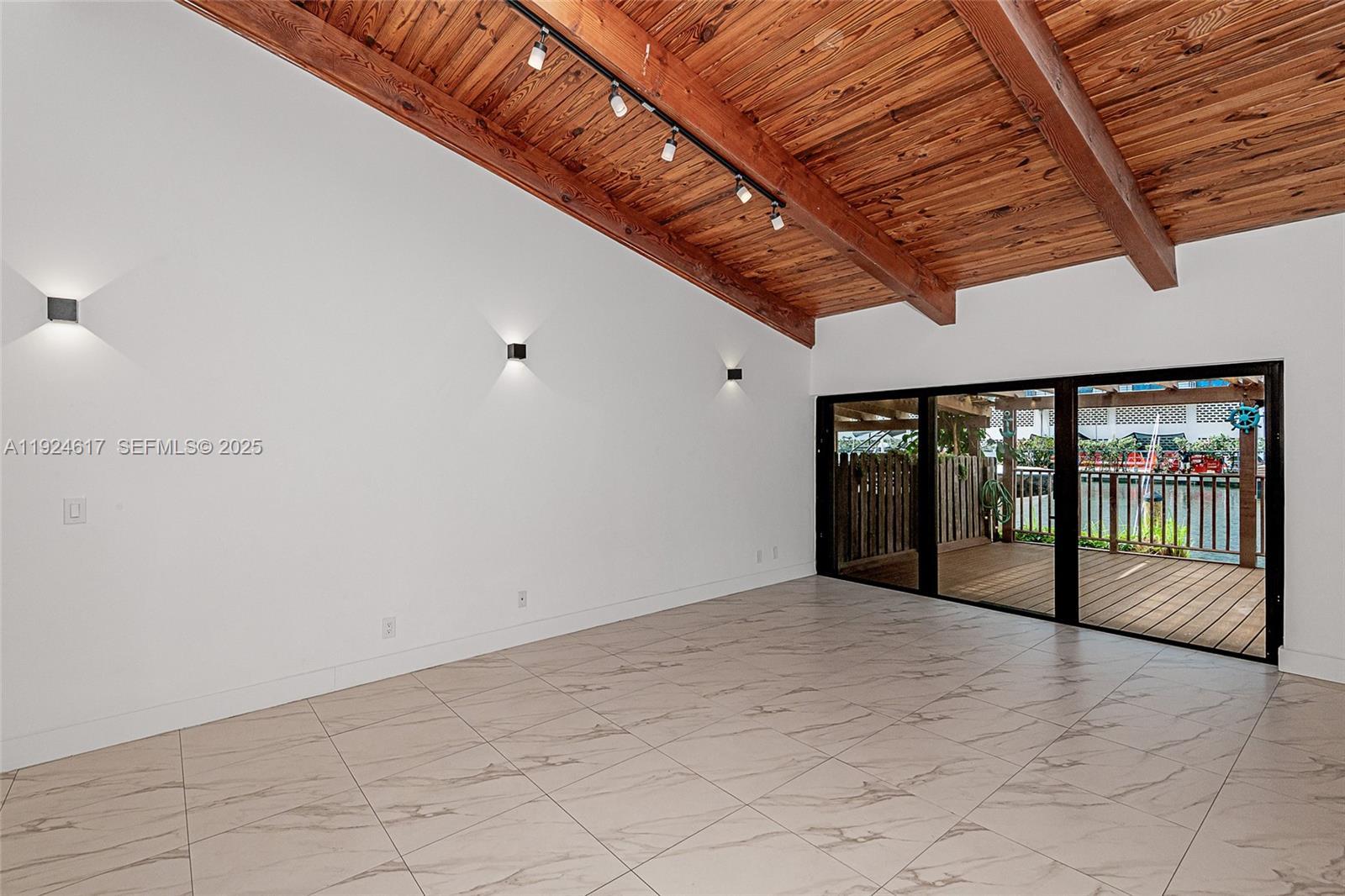 2621 S Parkview Dr, Hallandale Beach FL 33009 photo 4