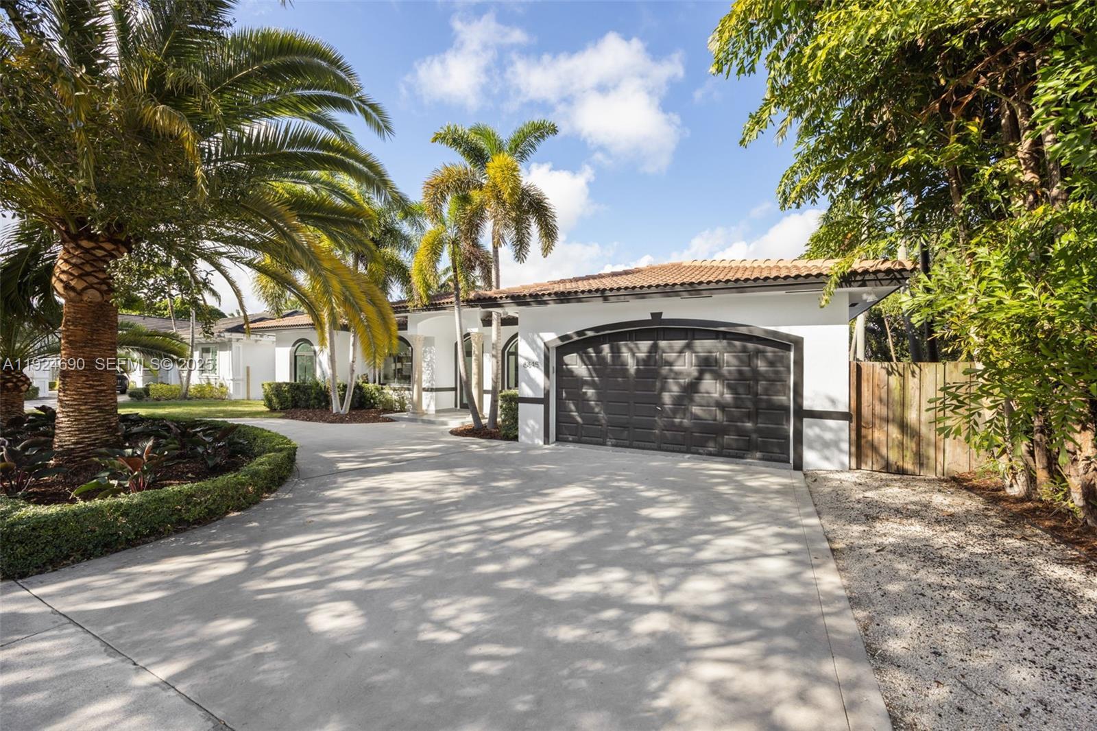 6845 SW 52nd St, Miami FL 33155 photo 2