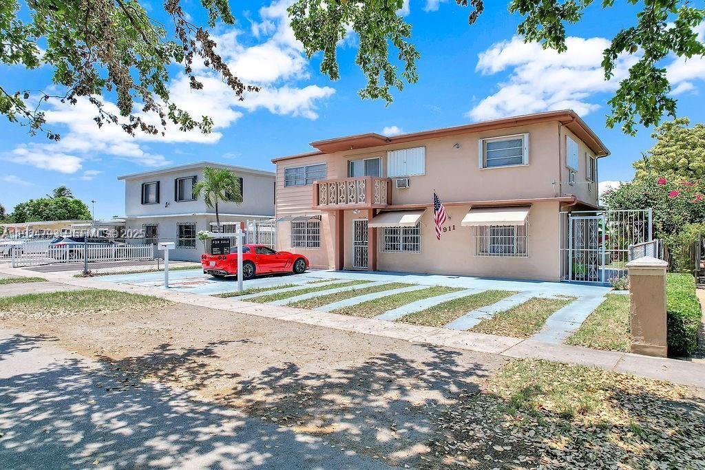 911 E 9th Pl, Hialeah FL 33010