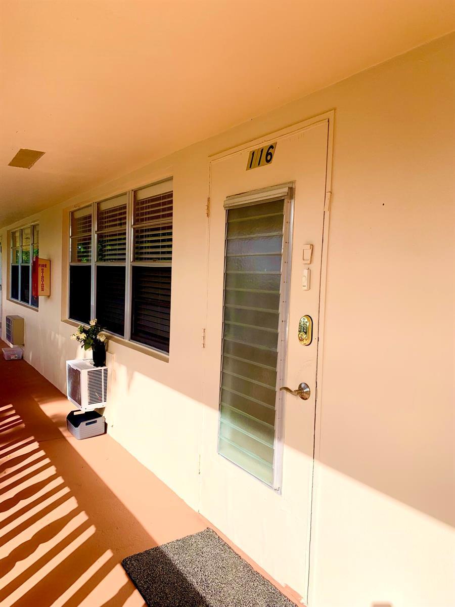 116 Canterbury E, West Palm Beach FL 33417 photo 4