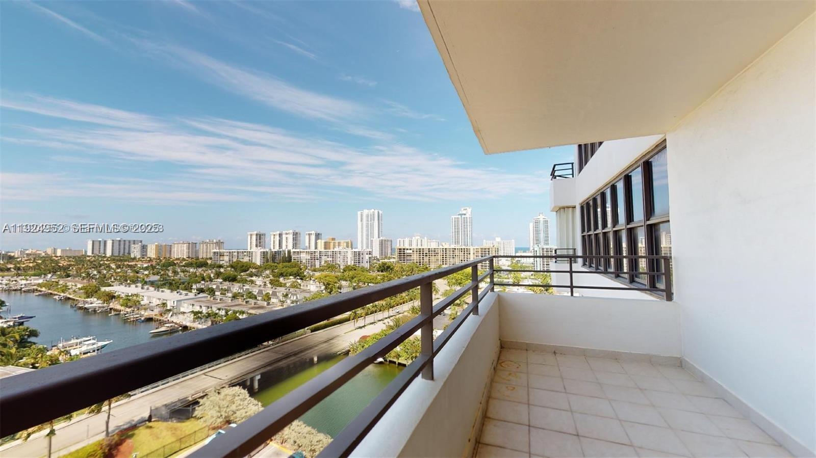 2500 PARKVIEW DR # 1207, Hallandale Beach FL 33009 photo 2