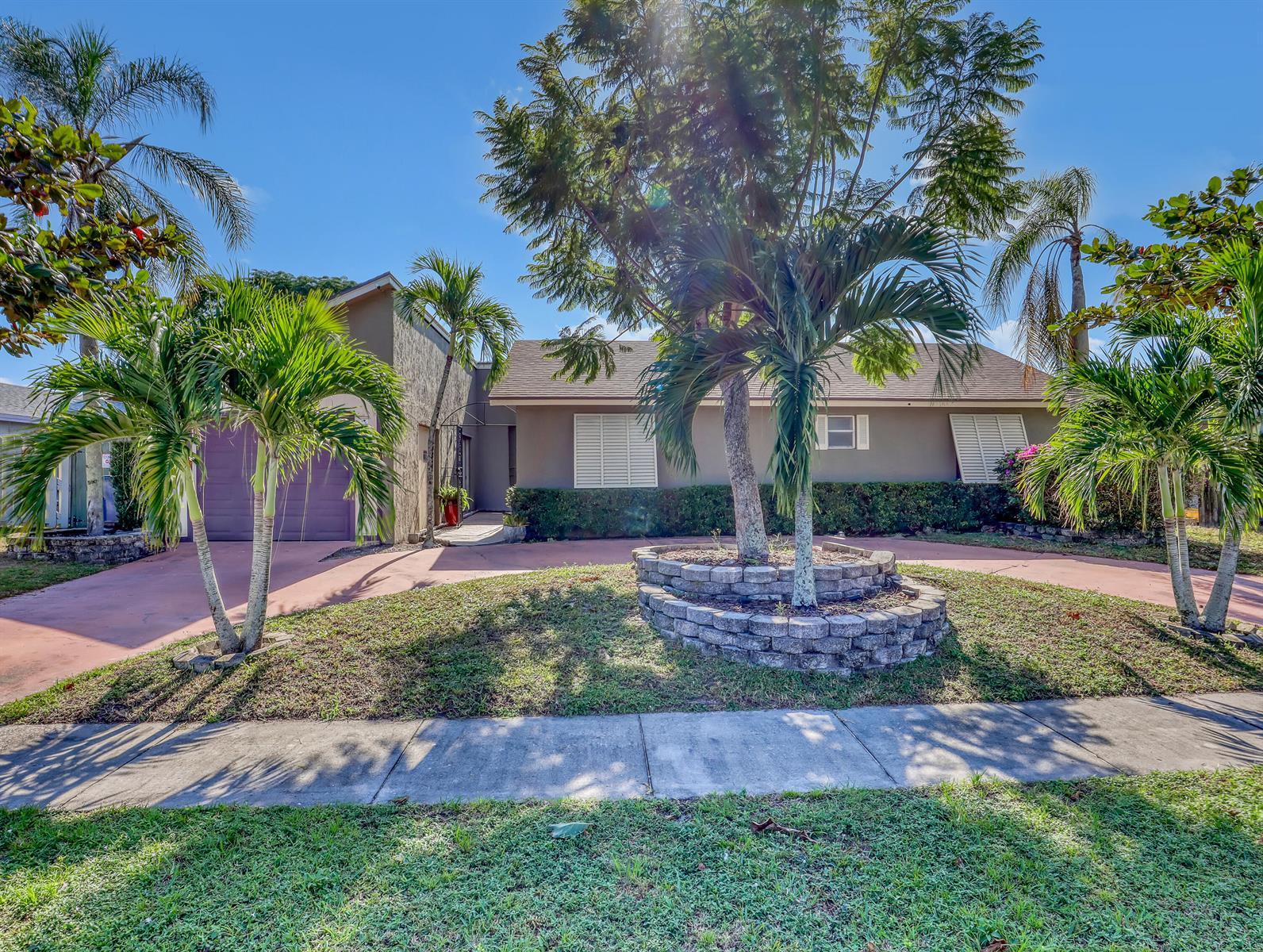 10404 Carmen Lane, Royal Palm Beach FL 33411 photo 2