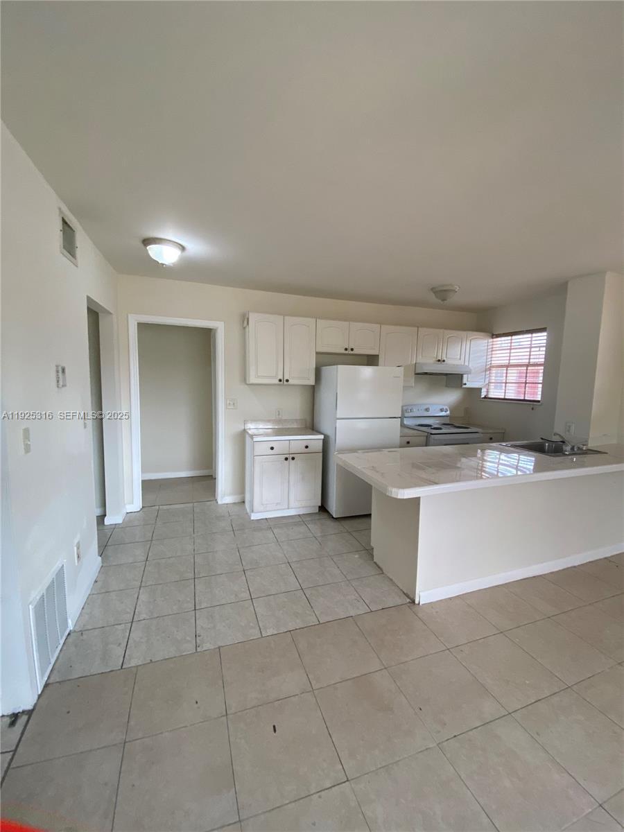 14250 NW 22nd Ave # 4, Opa-Locka FL 33054 photo 2