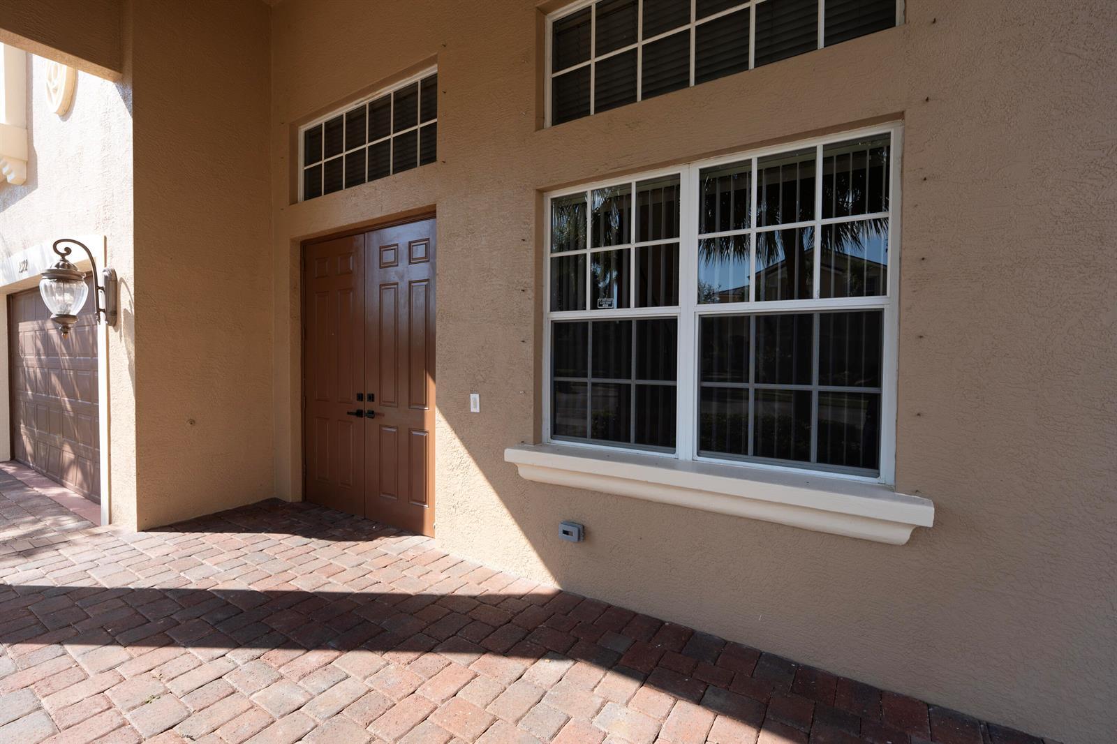 2322 SW Newport Isles Boulevard, Port St. Lucie FL 34953 photo 4