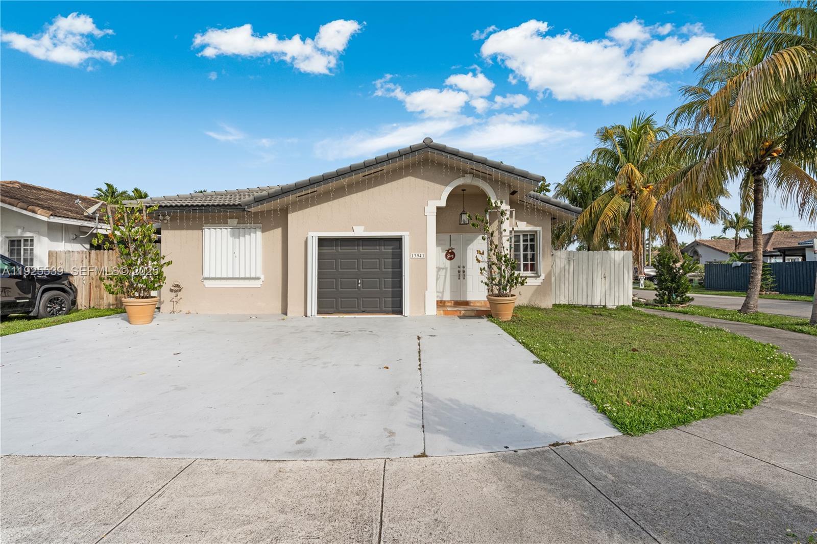 13941 SW 13th St, Miami FL 33184 photo 2