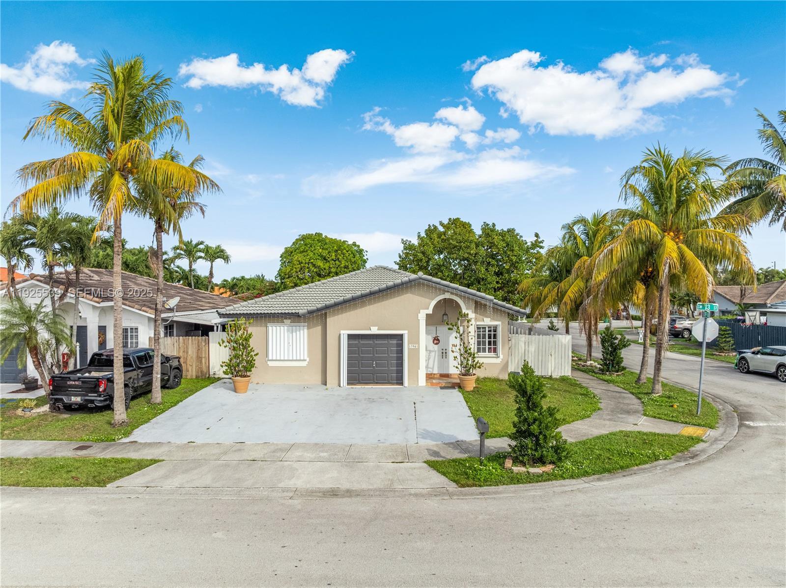13941 SW 13th St, Miami FL 33184 photo 4