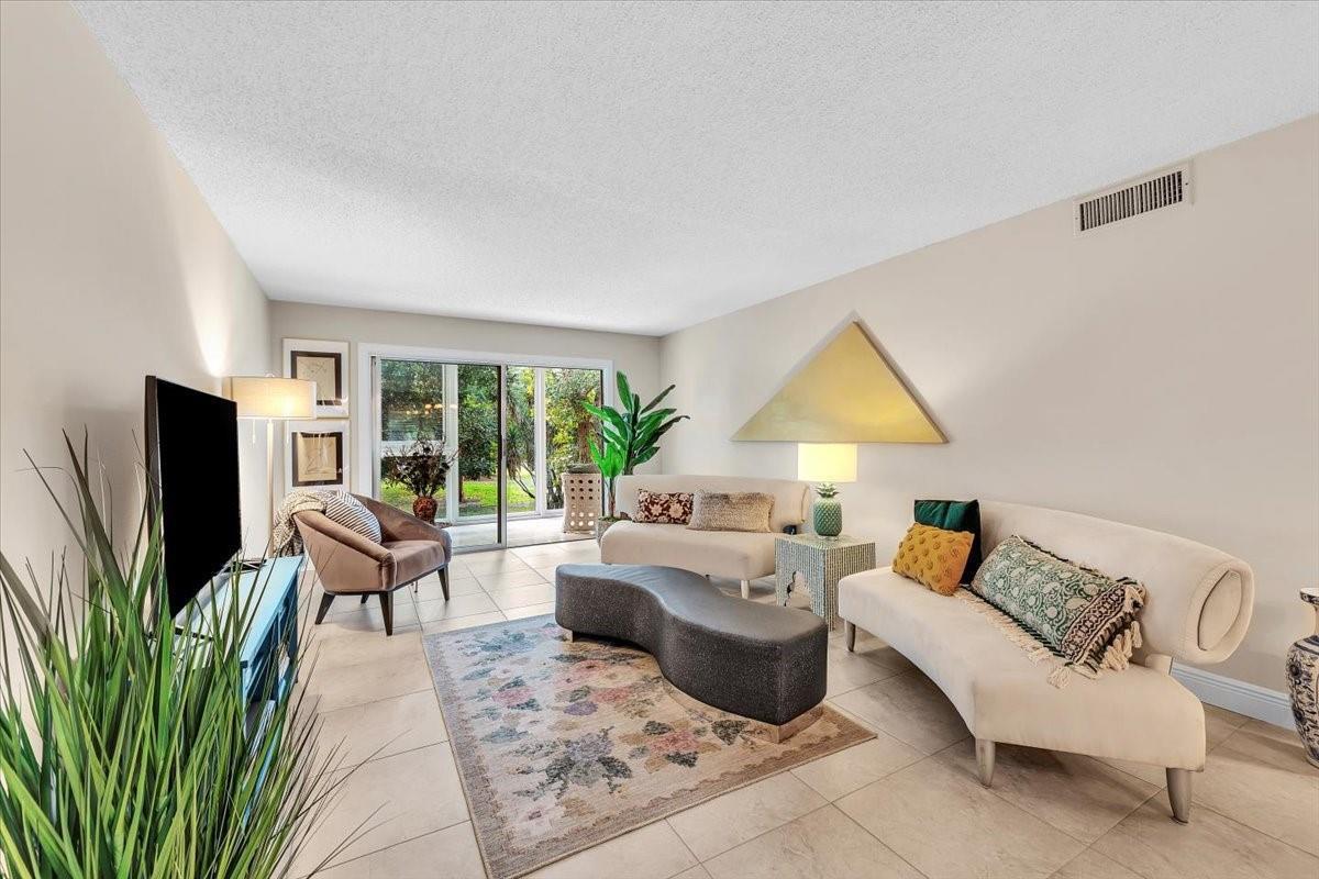 2102 Lucaya Bend # K2, Coconut Creek FL 33066 photo 2