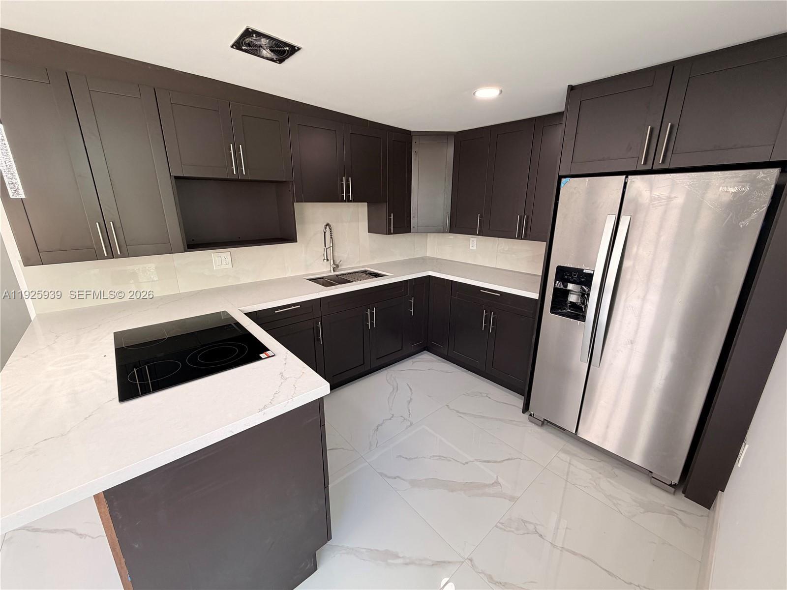 3527 NW 17th St, Miami FL 33125 photo 2