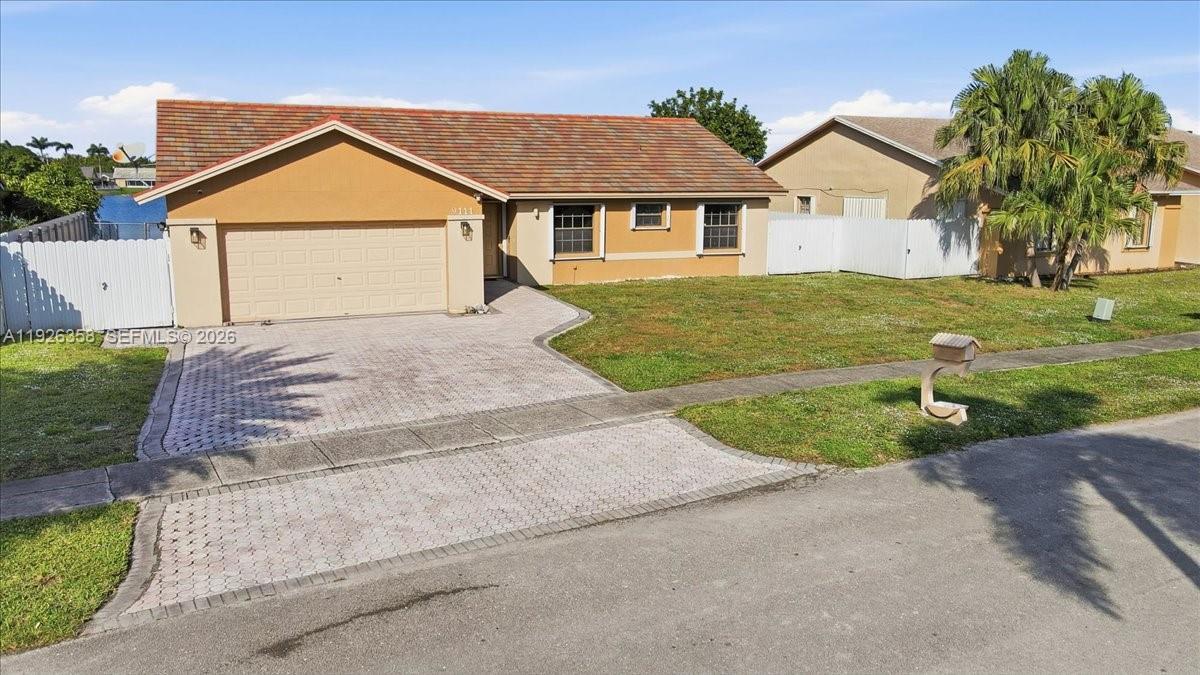 9111 S Lake Miramar Cir, Miramar FL 33025 photo 3
