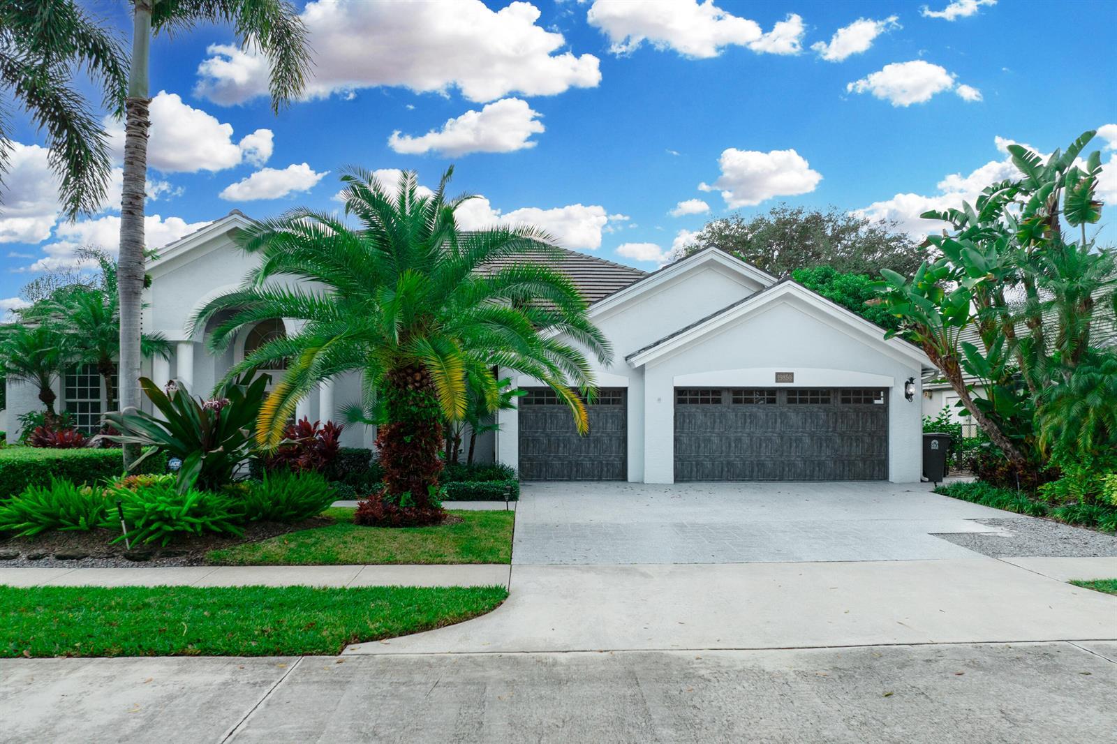 19850 Loxahatchee Pointe Drive, Jupiter FL 33458 photo 2