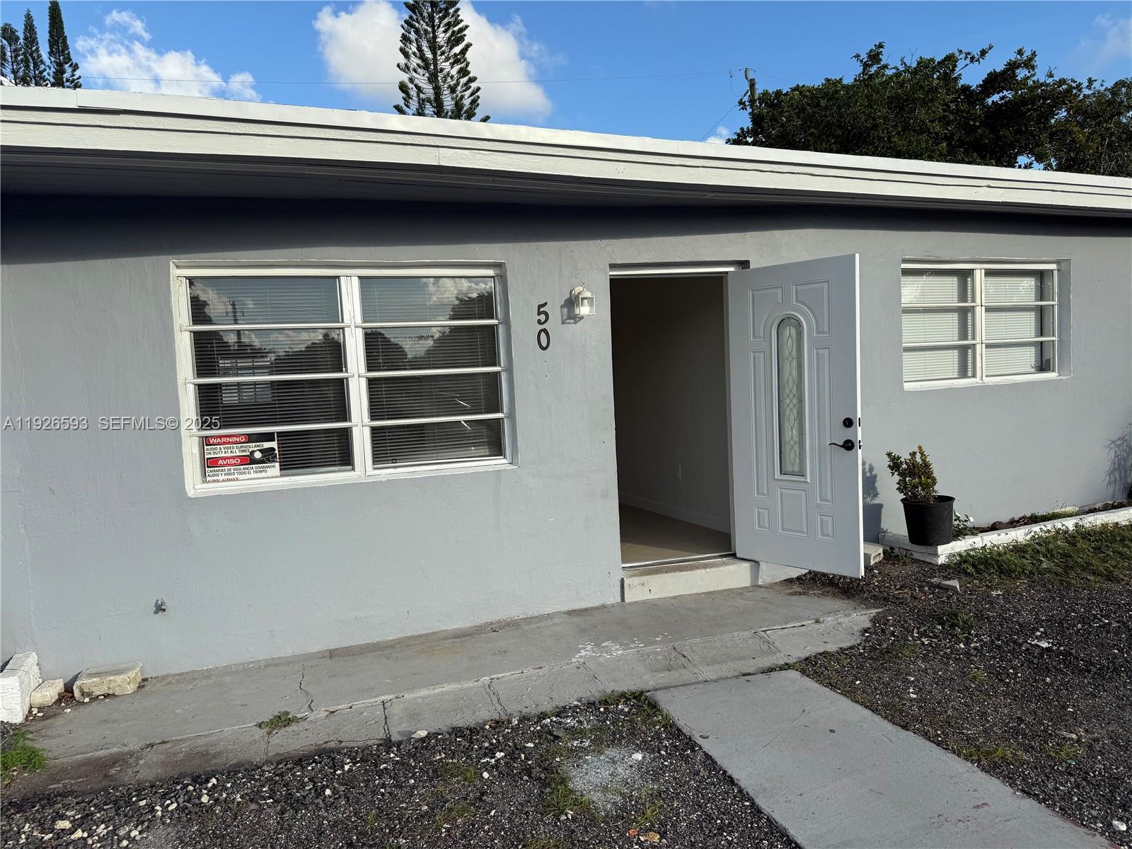 501 S 61st Ter, Hollywood FL 33023 photo 2