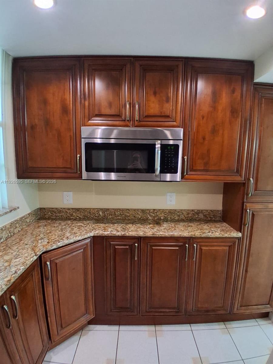 2905 Point East Dr # L302, Aventura FL 33160