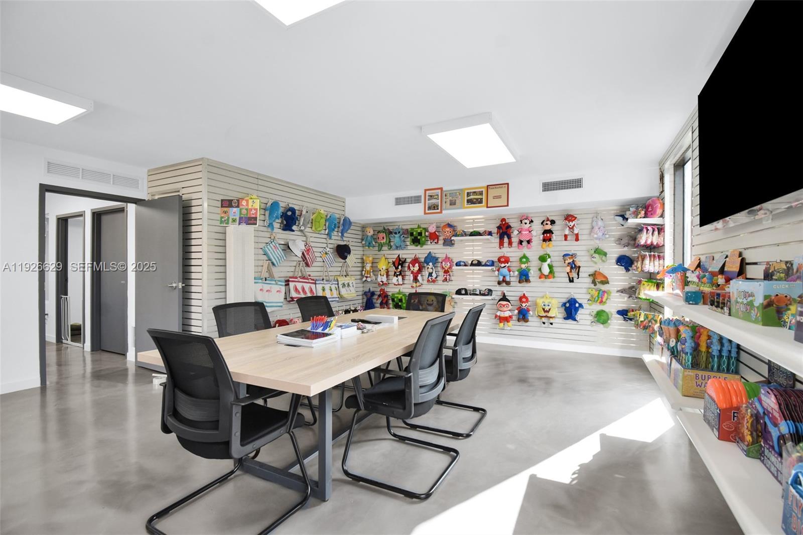 2990 Griffin Rd # 204, Dania Beach FL 33312 photo 4