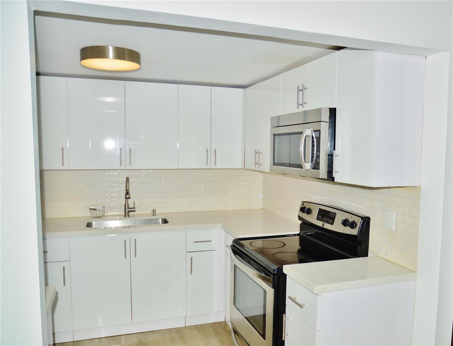 4770 NW 10th Court # 312, Plantation FL 33313