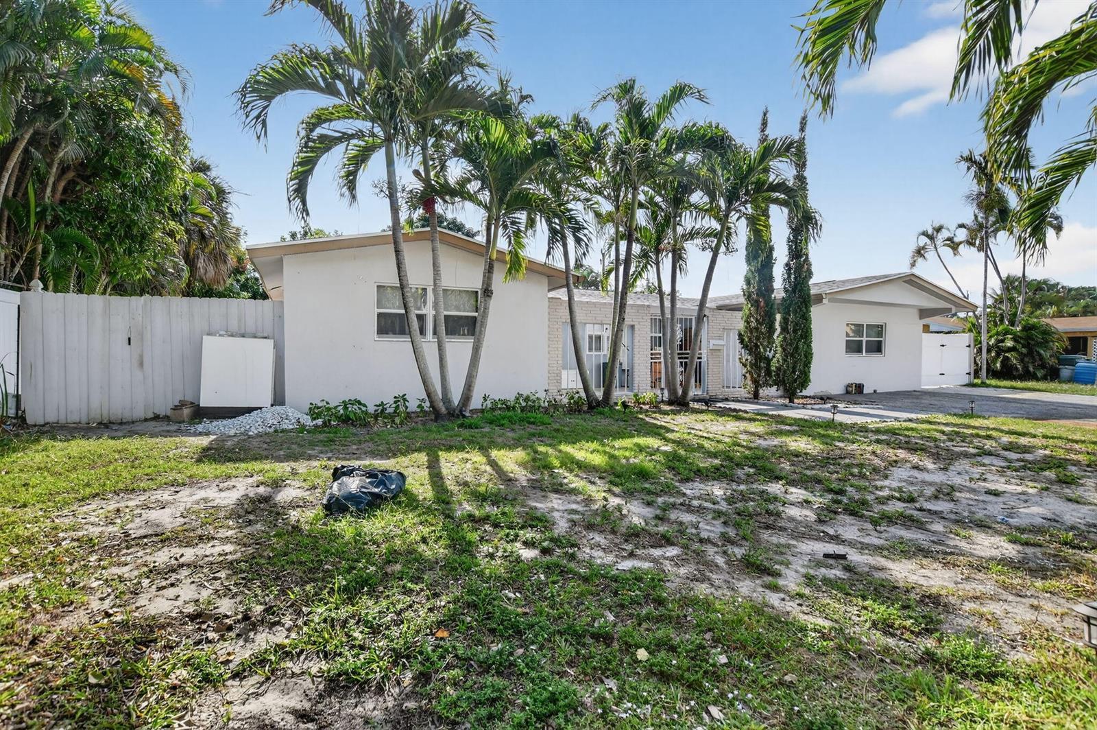 256 SW 11th Place, Boca Raton FL 33432