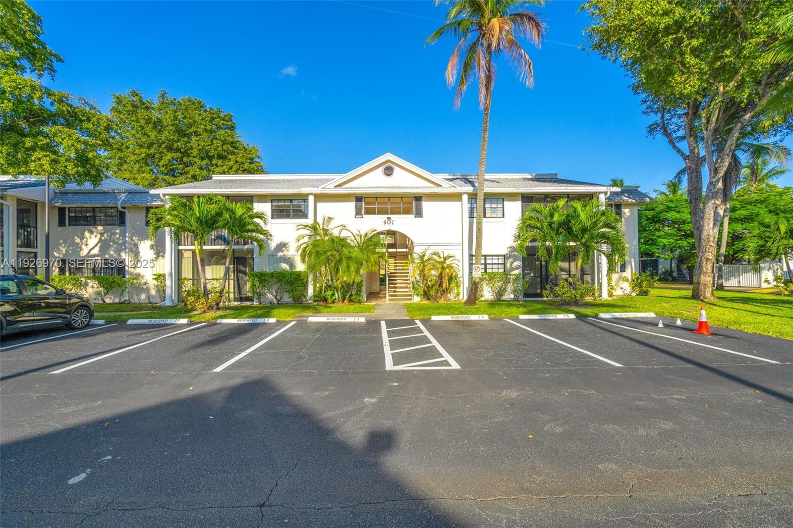 907 NE 199th St # 101, Miami FL 33179 photo 4