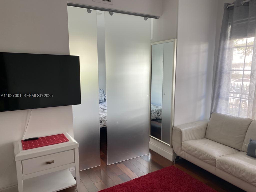 526 15 ST # 2, Miami Beach FL 33139 photo 2