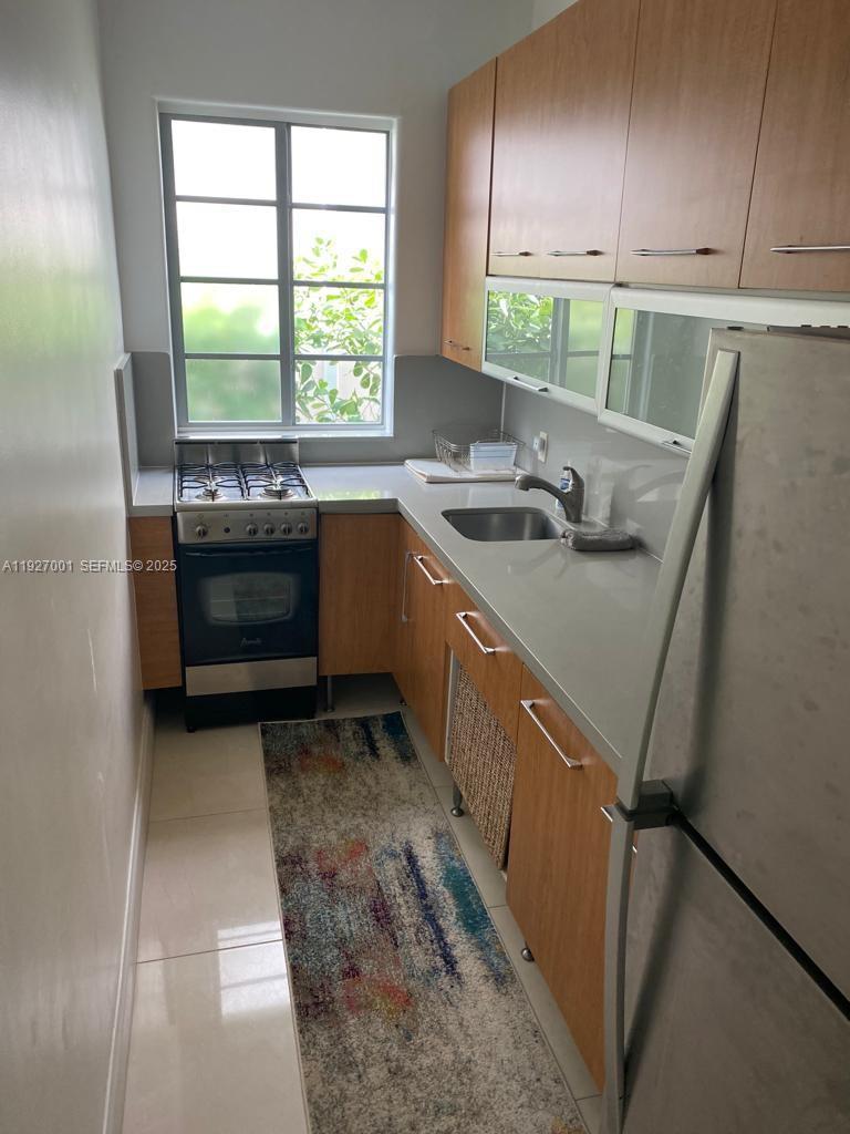 526 15 ST # 2, Miami Beach FL 33139 photo 5