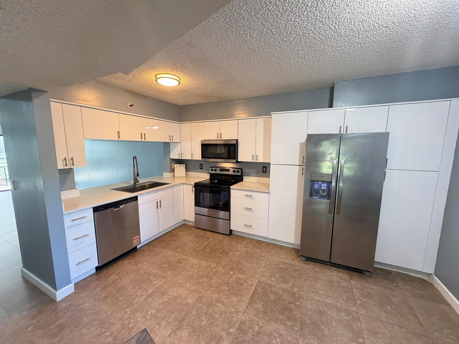 2202 S Cypress Bend Drive # 101, Pompano Beach FL 33069 photo 3