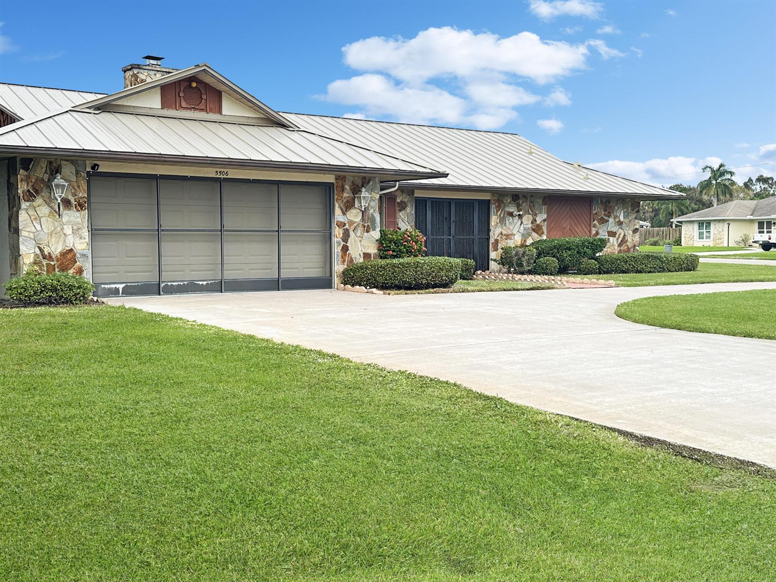 5506 Echo Pines Circle W, Fort Pierce FL 34951 photo 2