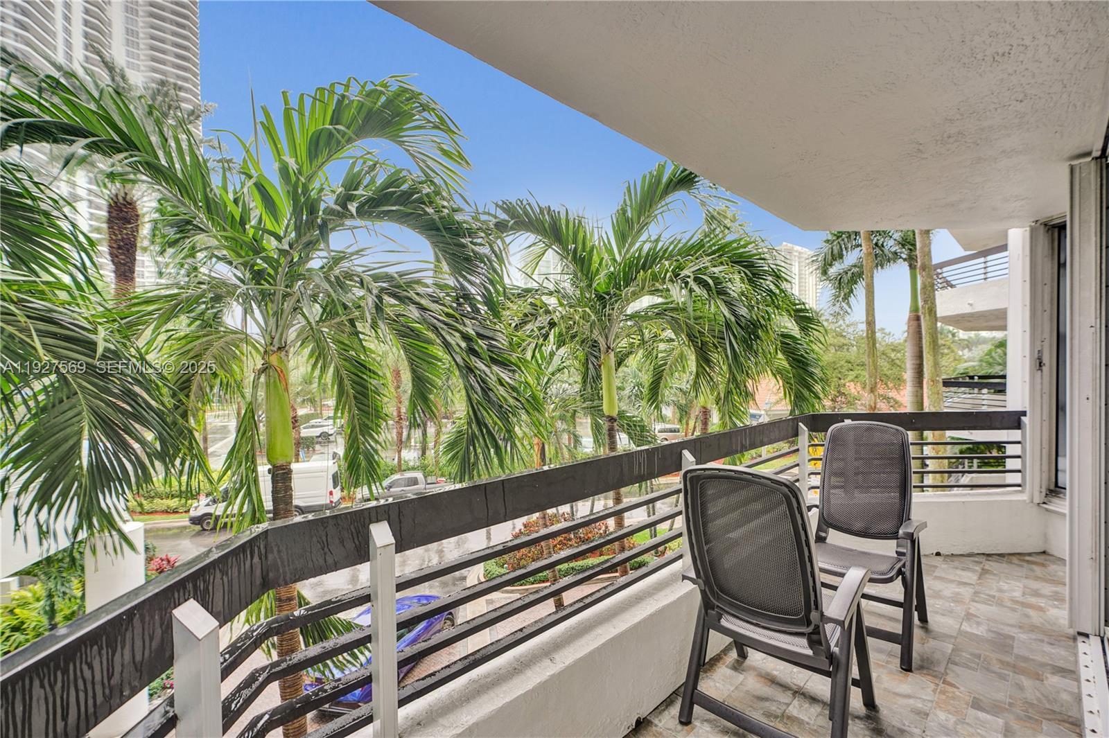 3600 Mystic Pointe Dr # 311, Aventura FL 33180 photo 3