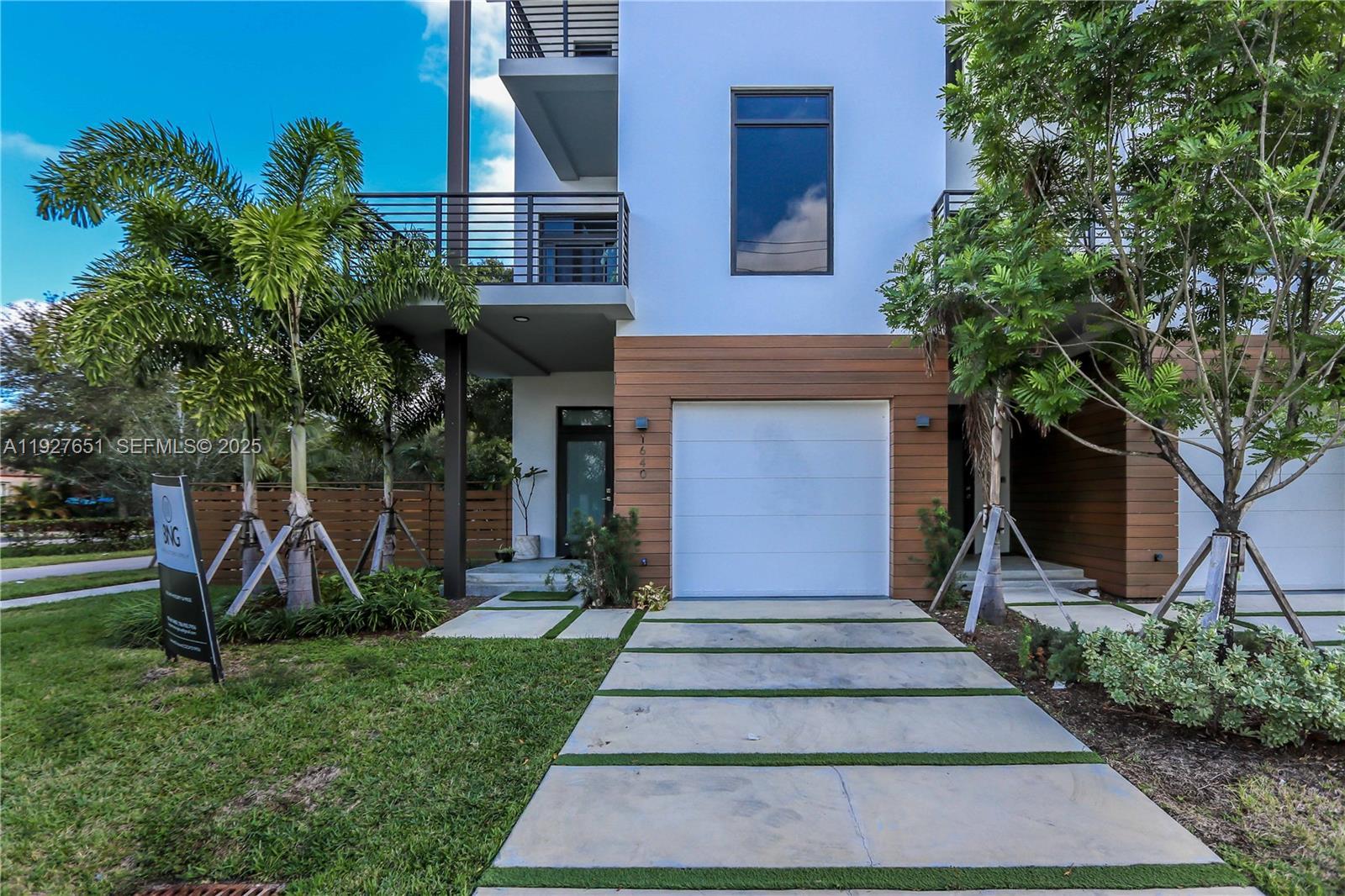 1640 Mckinley St, Hollywood FL 33020 photo 3