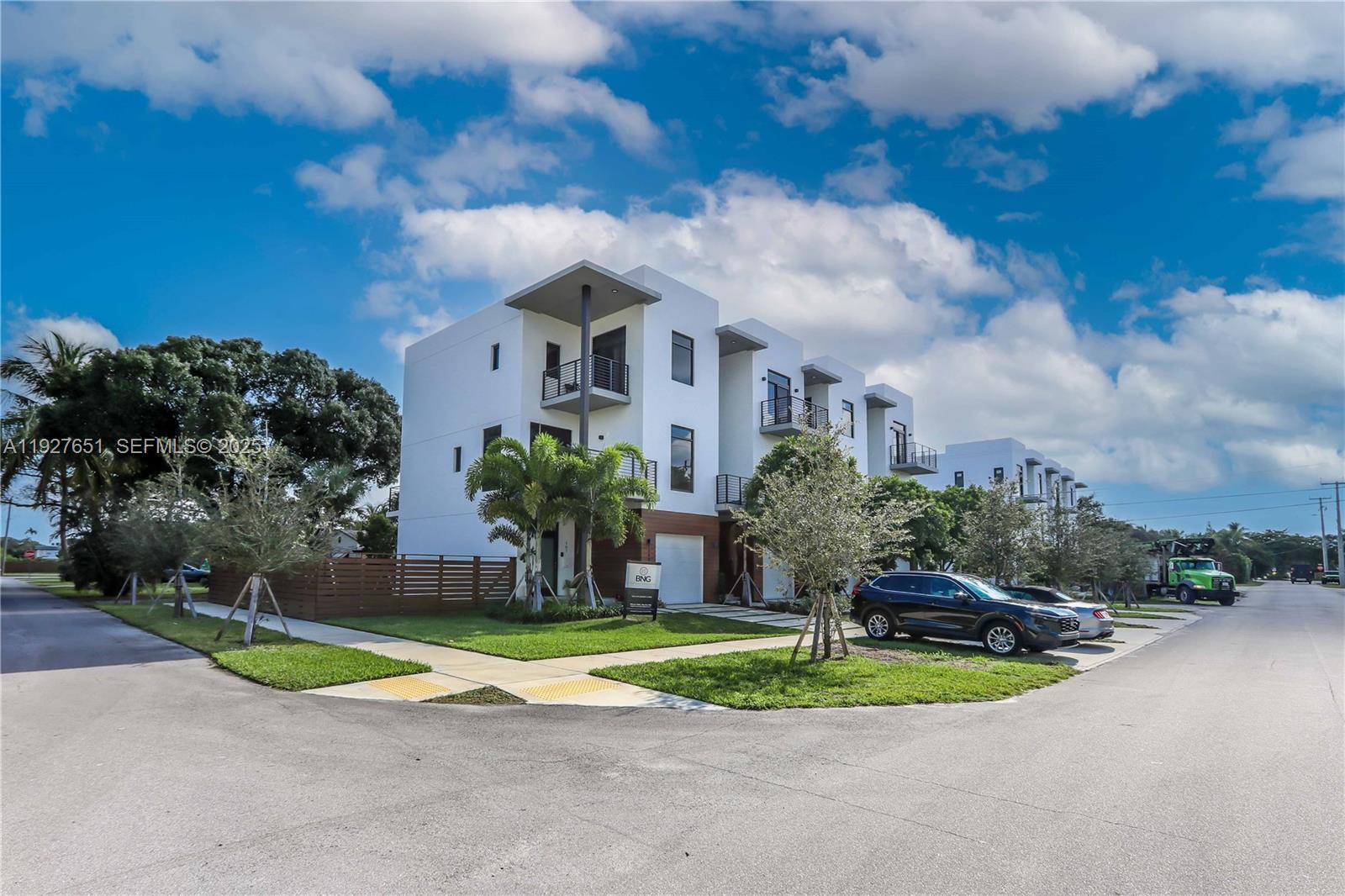 1640 Mckinley St, Hollywood FL 33020 photo 4