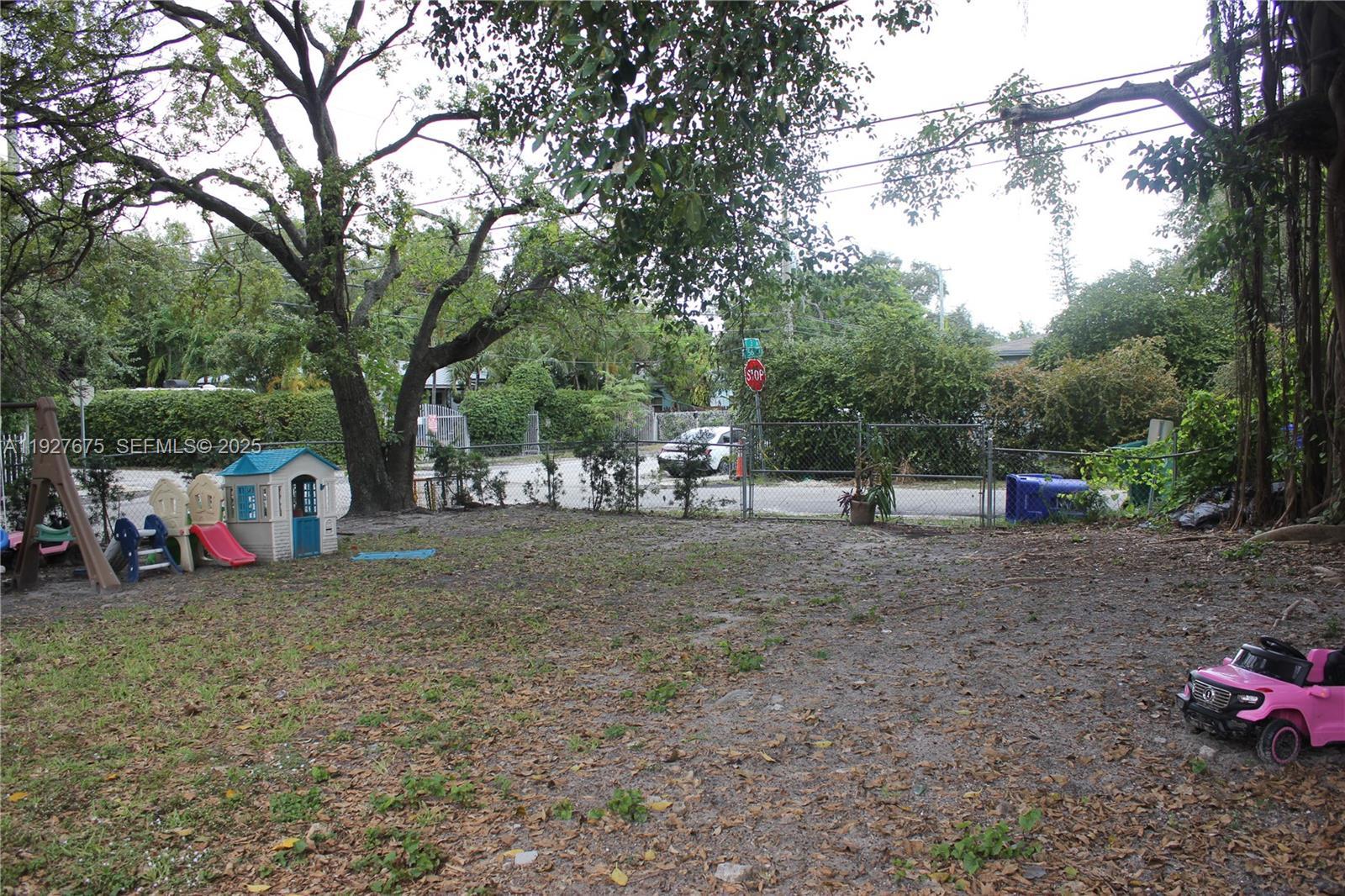 5575 NE 3rd Ave, Miami FL 33137 photo 2
