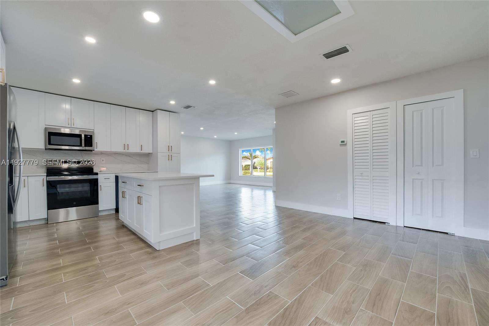 8952 SW 10th Ter, Miami FL 33174 photo 5