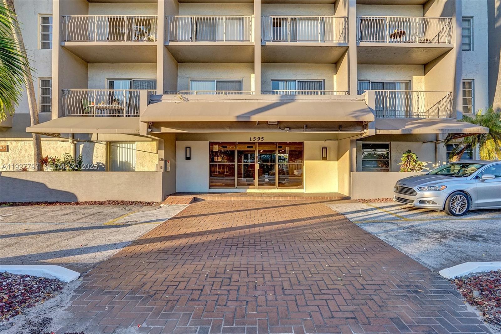 1595 NE 135th St # 427, North Miami FL 33161 photo 4
