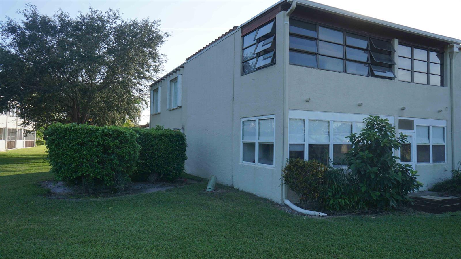 2601 Boundbrook Boulevard # 206, Palm Springs FL 33406 photo 4